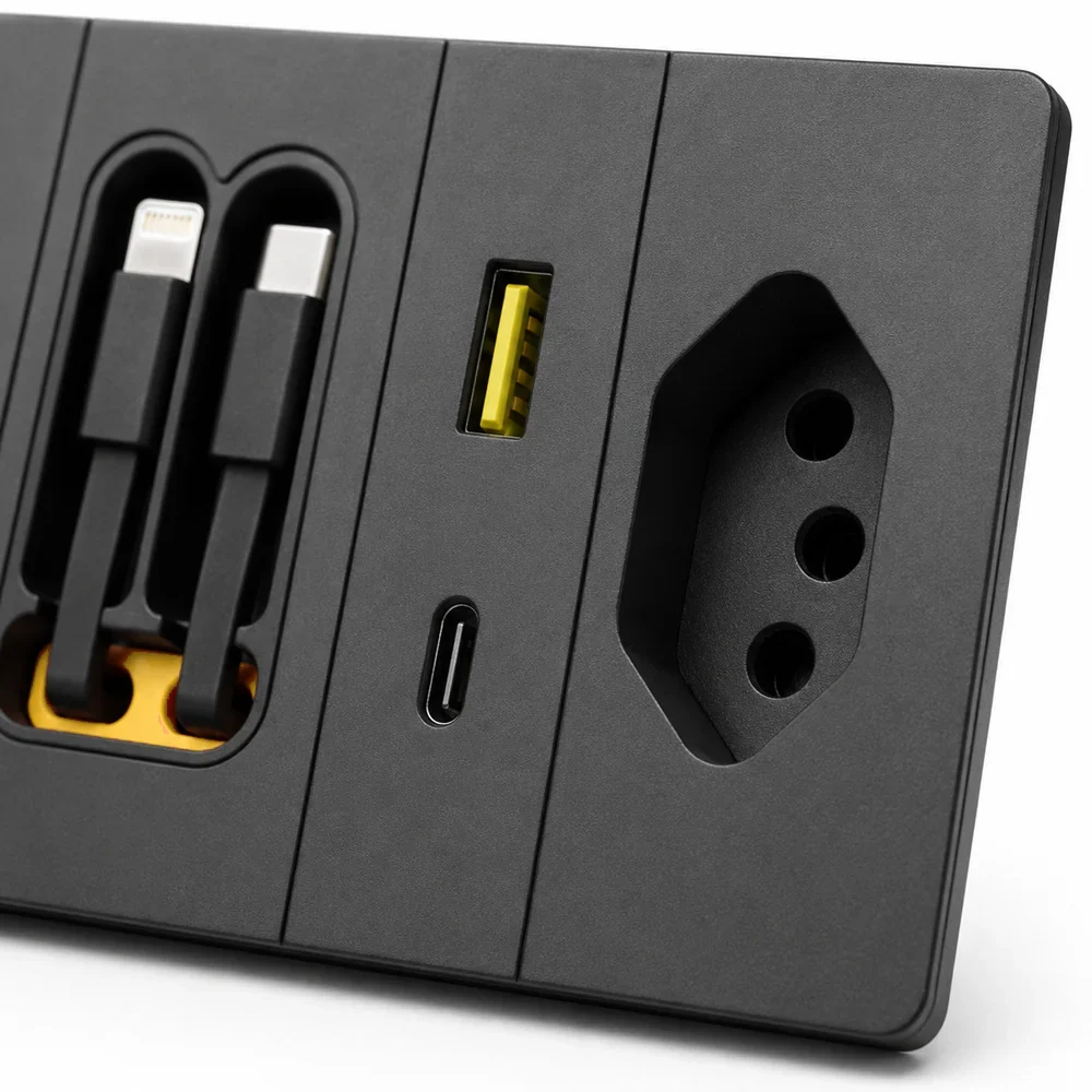 Tomada Inteligente Plugmax — tomada, USB, USB-C e 2 cabos retráteis — imagem 3 da galeria